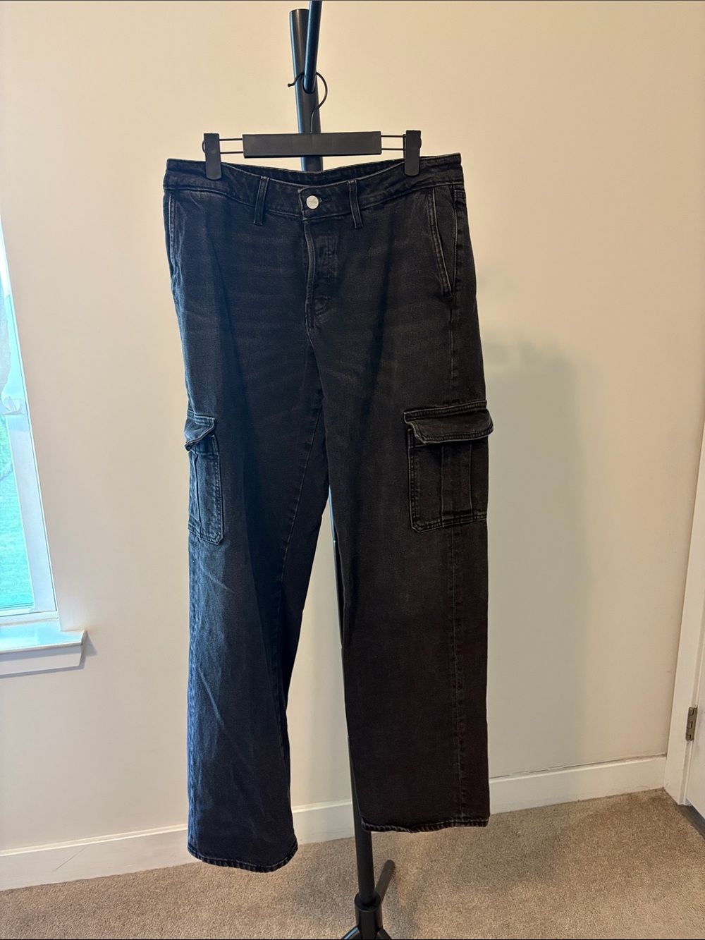 Express relaxed straight low rise cargo Jean 8L
